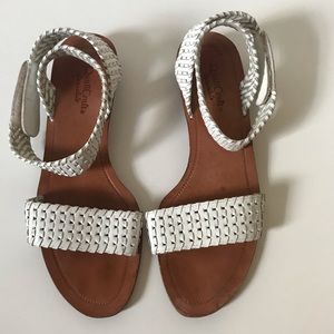 QualiCraft White Vintage Woven Flat Sandals Size 9